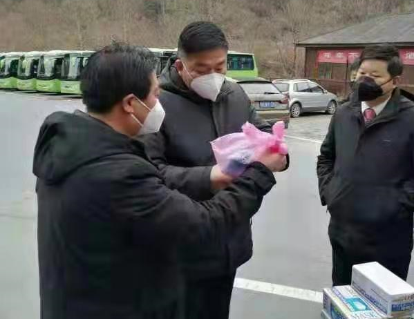 不忘初心勇担当，，，，，，我是党员我先上